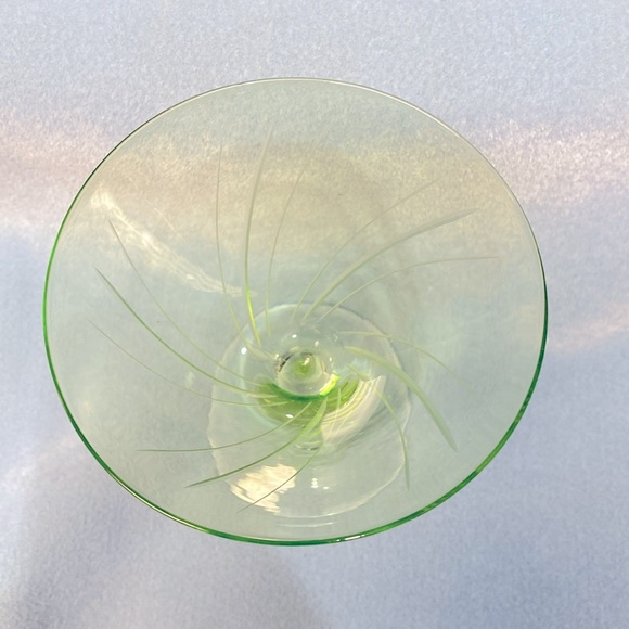 Luminarc Uptown Martini Glasses~Etched w/ Different Designs - Picture 4 of 12